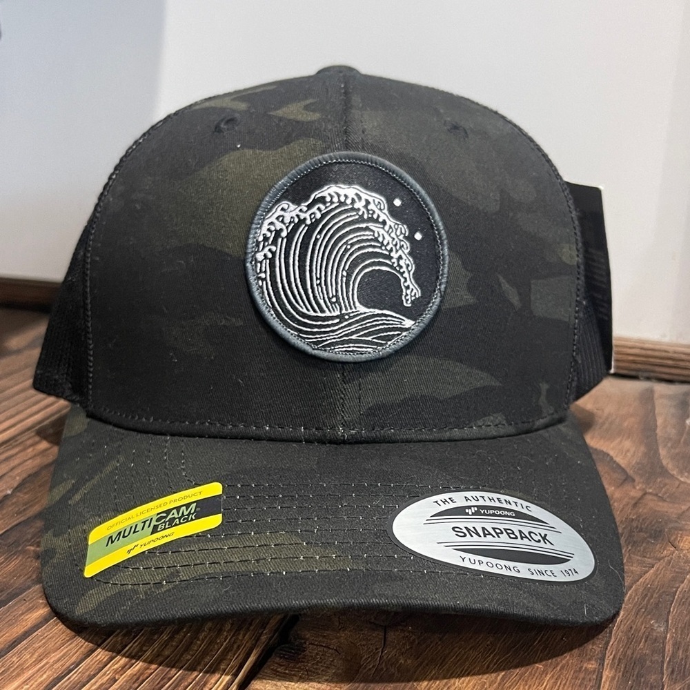 NWT Maui Kai Aloha Black Camouflage Snapback Hat with Wave Patch